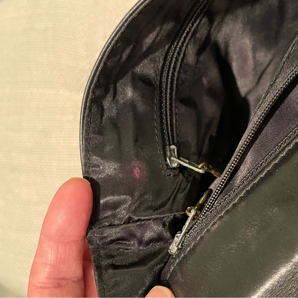 CHANEL Belt Bag in vintage condition - Picture 12 of 16